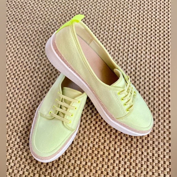 Vionic Shoes - VIONIC Lime Green Women's Casual Sneakers size 9
